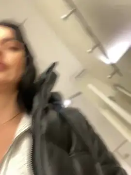 Snapshot of Roxana-Sexy chatting on February 6, 5:12 am Roxana-Sexy online show from February 6, 5:12 am