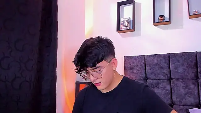 nolan twink1 online show from October 8, 7:00 pm