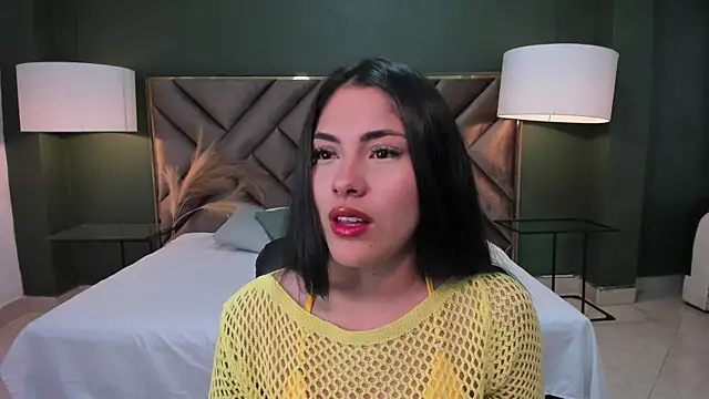 Snapshot of Mia_Elowen chatting on March 7, 9:06 pm Mia Elowen online show from March 7, 9:06 pm