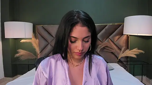 Snapshot of Mia_Elowen chatting on March 14, 12:32 am Mia Elowen online show from March 14, 12:32 am