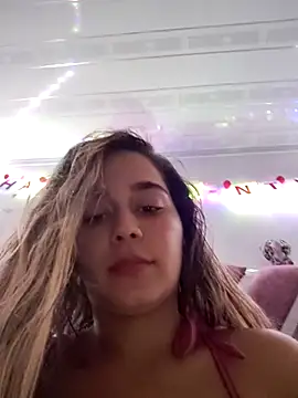 LaurenWelly  online show from February 17, 2:42 am