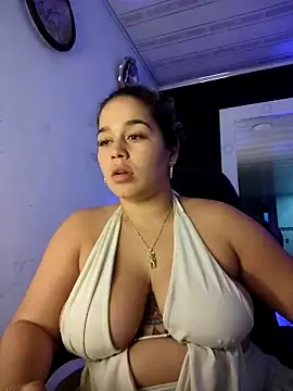 LaurenWelly  online show from March 16, 11:03 am