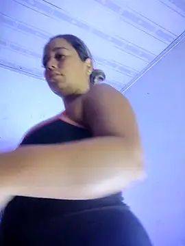 LaurenWelly  online show from April 5, 10:12 am