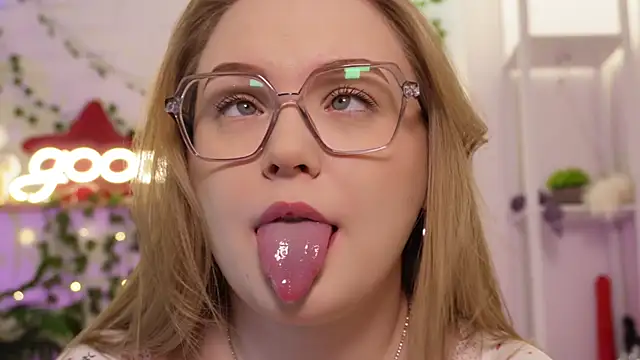 MonicaAsis online show from February 3, 5:51 pm