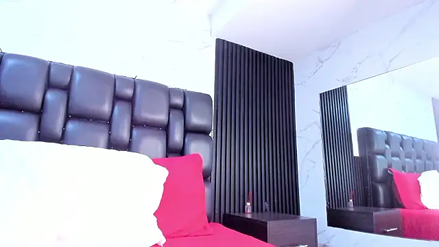 AuroraBon online show from February 16, 2:24 pm