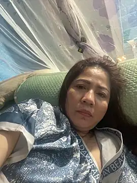 Snapshot of Cesywet chatting on February 17, 12:10 am Cesywet online show from February 17, 12:10 am