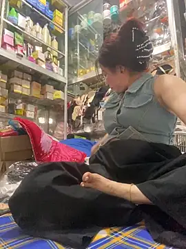 Snapshot of Cesywet chatting on February 27, 5:45 am Cesywet online show from February 27, 5:45 am