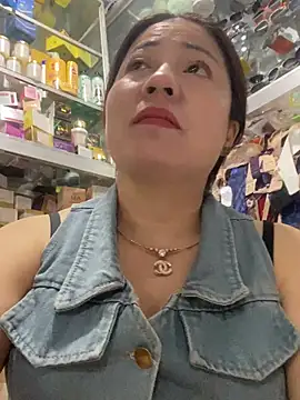 Snapshot of Cesywet chatting on March 22, 2:27 am Cesywet online show from March 22, 2:27 am