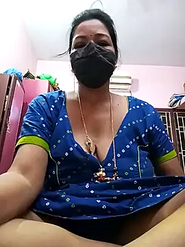 Snapshot of Tamil_sreelekha chatting on January 11, 11:46 pm Tamil sreelekha online show from January 11, 11:46 pm