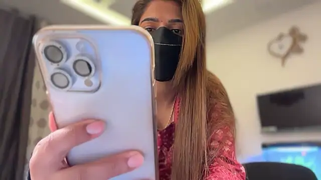 Hotty-Sana online show from February 4, 4:24 pm