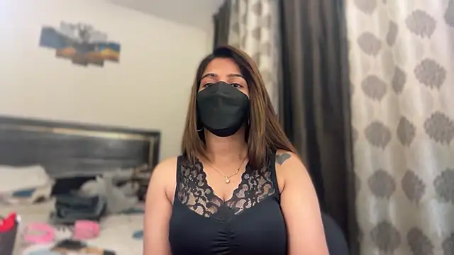 Hotty-Sana online show from April 7, 5:02 pm