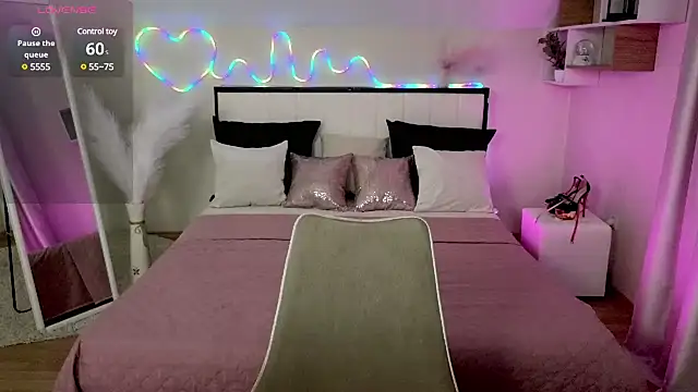 SashaBrooks online show from February 4, 1:13 am