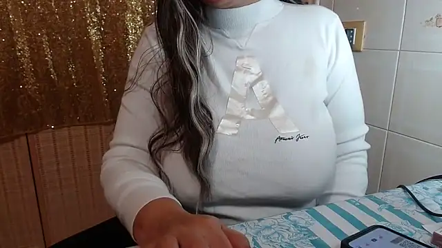 Snapshot of Foxlady2271 chatting on January 10, 7:32 pm Foxlady2271 online show from January 10, 7:32 pm