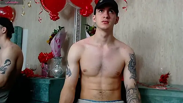 JacksonOlsenn online show from February 16, 7:38 pm