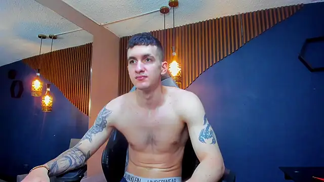 JacksonOlsenn online show from March 10, 3:09 pm