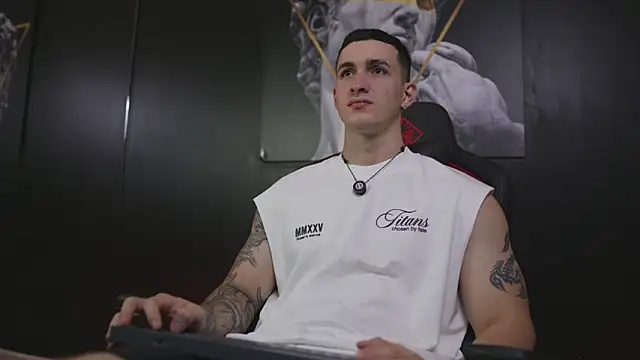 JacksonOlsenn online show from February 1, 9:13 pm