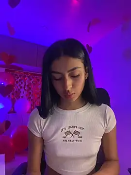 maddy bronw  online show from February 7, 11:24 pm