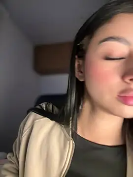 maddy bronw  online show from March 23, 12:26 am