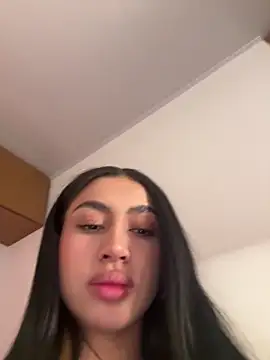 maddy bronw  online show from September 25, 10:24 pm