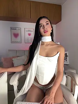 maddy bronw  online show from July 5, 12:17 am