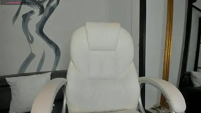 TinaJonnes  online show from February 14, 6:19 pm