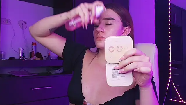 TinaJonnes  online show from April 17, 5:32 am