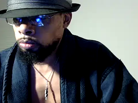 Snapshot of WhiskeyWood_DuhGOD chatting on December 5, 2:20 am WhiskeyWood DuhGOD online show from December 5, 2:20 am
