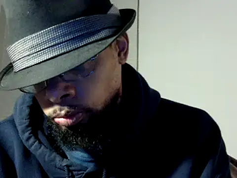 Snapshot of WhiskeyWood_DuhGOD chatting on December 19, 2:34 am WhiskeyWood DuhGOD online show from December 19, 2:34 am