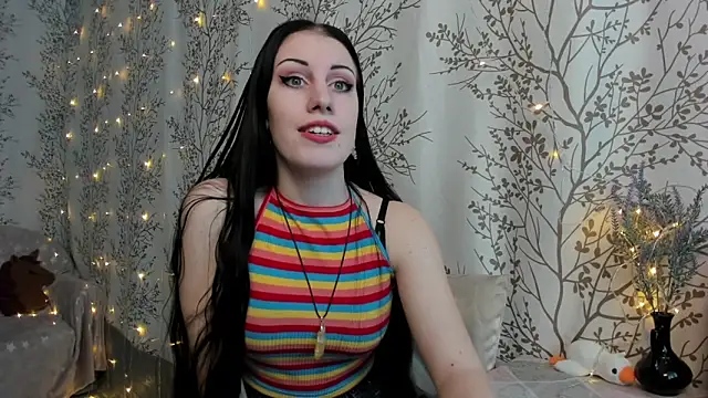 Snapshot of Mary0Lou chatting on December 18, 5:26 am Mary0Lou online show from December 18, 5:26 am