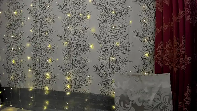 Snapshot of Mary0Lou chatting on December 22, 1:00 pm Mary0Lou online show from December 22, 1:00 pm