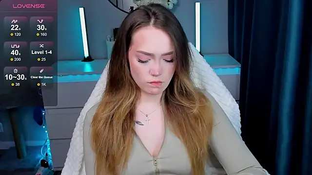 Evia r0se online show from December 5, 2:03 pm