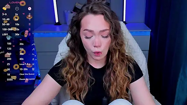 Evia r0se online show from February 15, 1:31 pm