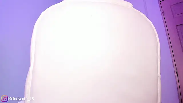 Snapshot of melody_cute_ chatting on February 28, 5:37 am melody cute online show from February 28, 5:37 am