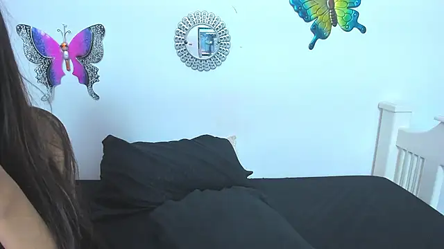 Snapshot of Kim_Eli chatting on December 12, 1:32 am Kim Eli online show from December 12, 1:32 am