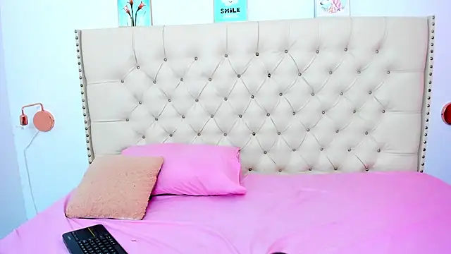 Snapshot of Kim_Eli chatting on January 4, 7:44 pm Kim Eli online show from January 4, 7:44 pm