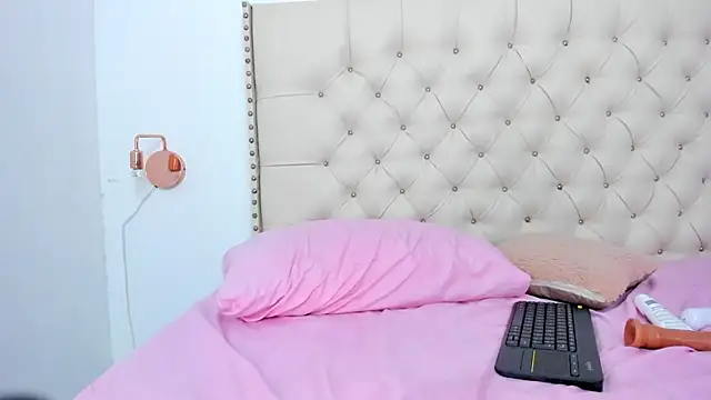 Snapshot of Kim_Eli chatting on January 25, 11:00 pm Kim Eli online show from January 25, 11:00 pm