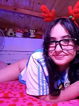 Snapshot of Luciauy chatting on December 17, 6:20 pm Luciauy online show from December 17, 6:20 pm
