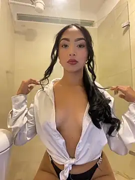 Snapshot of SOPHIACANDY19_ chatting on October 16, 11:17 pm SOPHIACANDY19 online show from October 16, 11:17 pm