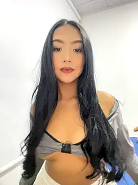 SOPHIACANDY19  online show from October 22, 11:59 pm