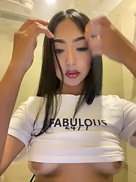 SOPHIACANDY19  online show from February 6, 12:15 am