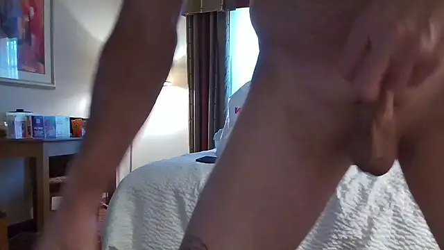 Snapshot of overaveragefreak4you chatting on January 24, 6:25 pm overaveragefreak4you online show from January 24, 6:25 pm