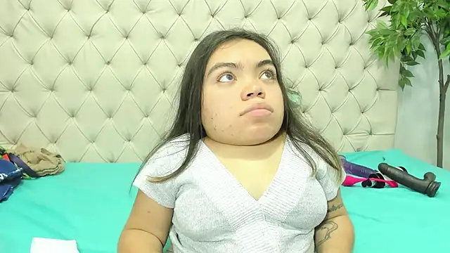 Snapshot of Michelle_Brooks chatting on December 14, 1:27 pm Michelle Brooks online show from December 14, 1:27 pm