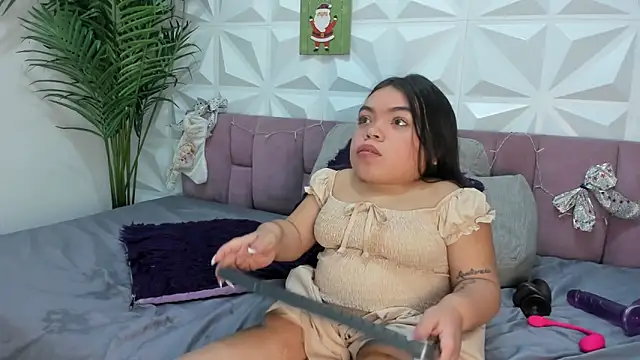 Snapshot of Michelle_Brooks chatting on December 21, 11:44 am Michelle Brooks online show from December 21, 11:44 am