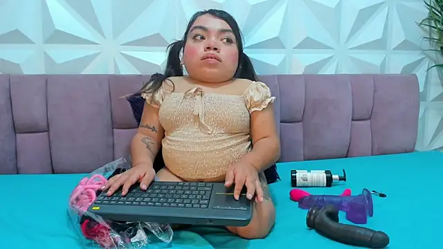 Snapshot of Michelle_Brooks chatting on January 9, 8:33 pm Michelle Brooks online show from January 9, 8:33 pm