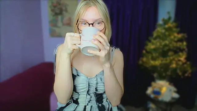 TaylorBre online show from December 17, 6:52 am