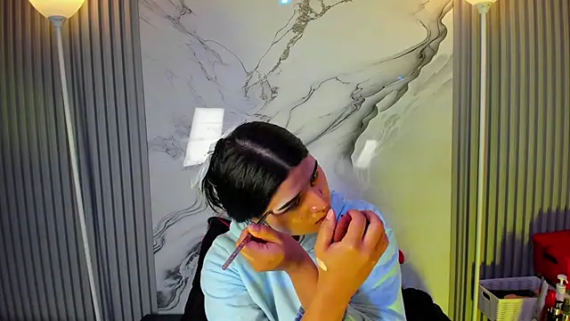 venusowen  online show from April 2, 1:09 pm