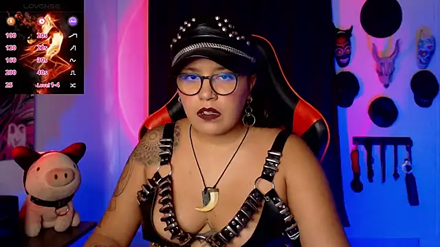 Snapshot of LilithSharon chatting on February 17, 8:58 pm LilithSharon online show from February 17, 8:58 pm
