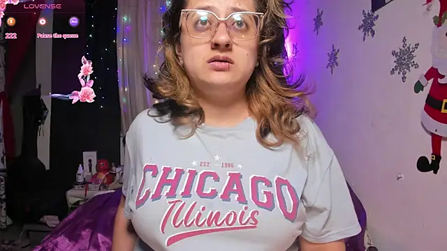 Snapshot of AnnieBigBoobs chatting on December 14, 3:29 am AnnieBigBoobs online show from December 14, 3:29 am