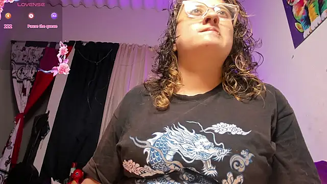 Snapshot of AnnieBigBoobs chatting on January 7, 12:45 am AnnieBigBoobs online show from January 7, 12:45 am