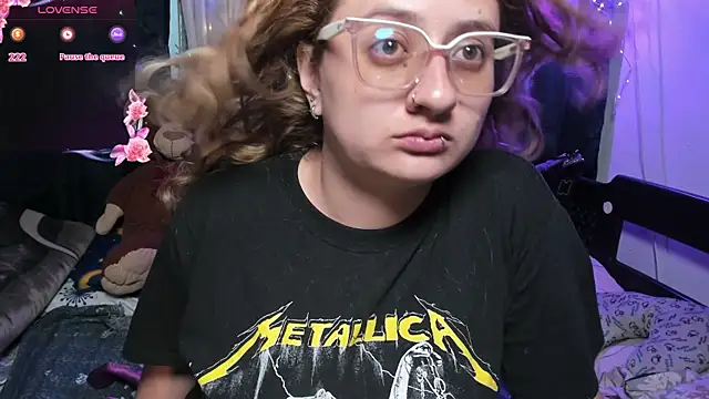 Snapshot of AnnieBigBoobs chatting on February 20, 10:26 pm AnnieBigBoobs online show from February 20, 10:26 pm